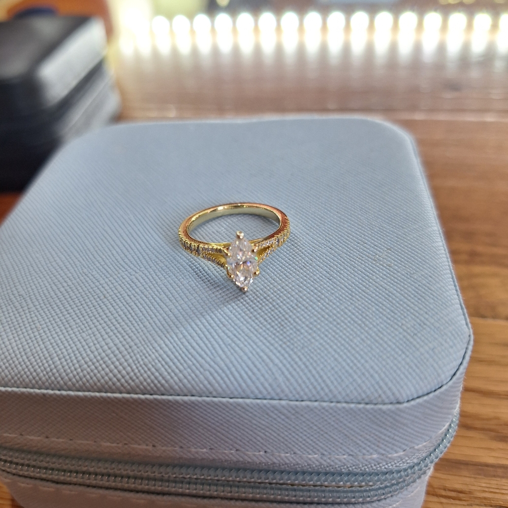 MsBlue Elegant Gold Ring with Clear Stone